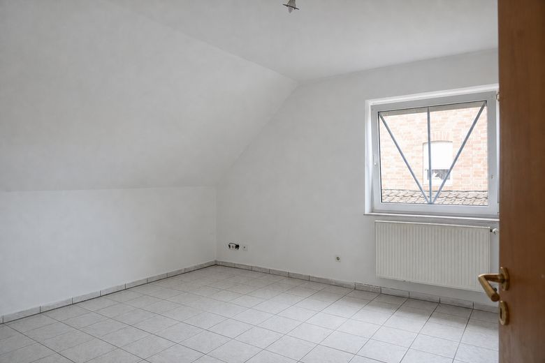 Freistehendes Einfamilienhaus mit Südgarten, großzügiger Garage & ausgebautem Dachgeschoss – Kinderzimmer 1