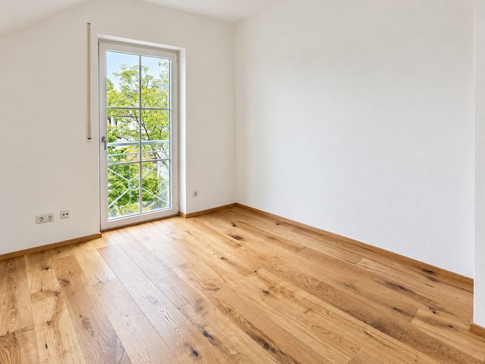 Schöne DG-Wohnung mit Einbauküche im Herzen Haar's – Schlafzimmer Nordost