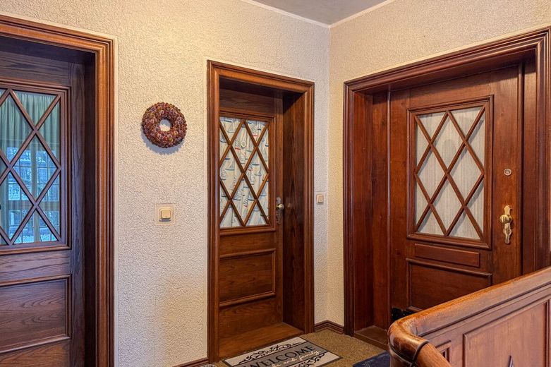 Kapitalanlage mit historischem Charme: 2 Zimmer Maisonett mit Tiefgarage und Balkon in Vegesack – Hausflur