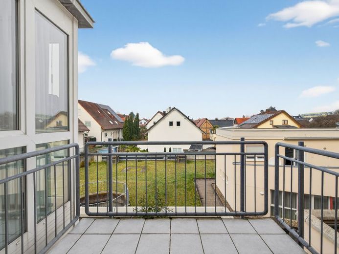 Freiwerdend: Moderne Wohnung mit Balkon und TG in zentraler Lage – Foto 1