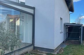 Sonderpreis befristet; attraktives KfW 70 Haus, Wärmepumpe, direkt vom Eigentümer, – seitlicher Garten