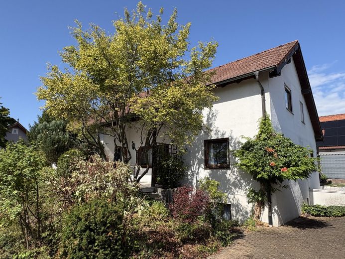 Bad Rappenau: spacious 205 m² + 60 m² in an attractive, quiet residential location – Photo 2