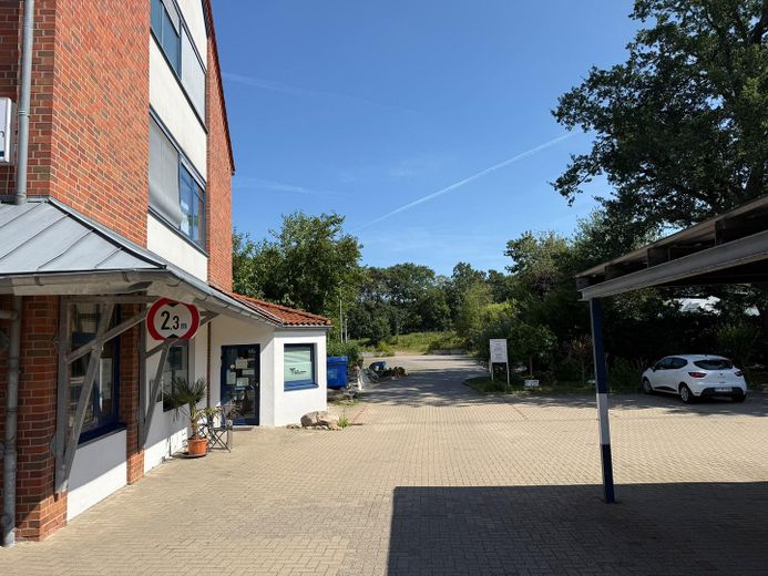 Surfaces commerciales dans un immeuble médical moderne (80m²-650m² divisibles) – Foto 4