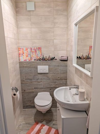 Moderne und Helle 3,5 Zimmer Wohnung von 2014 in Rheinberg zentrumsnah – Gäste WC