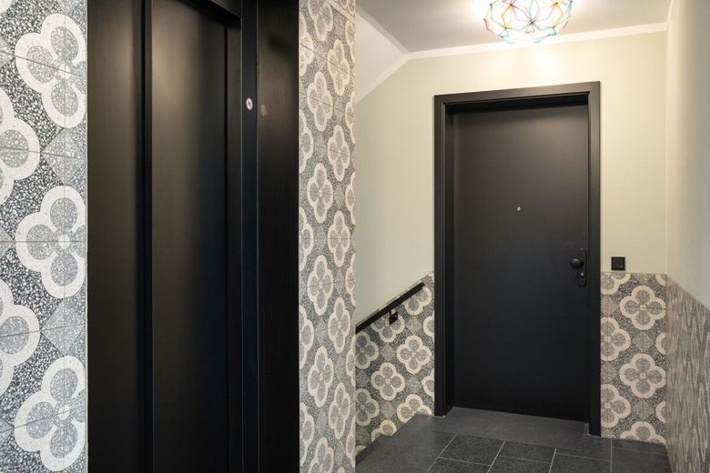 Stilformspiel im Hausflur