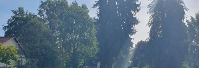 क्लाइनमाखनो में 930 m² का आवासीय भूखंड: धूप वाली जगह और दो मंज़िला घर के लिए भरपूर जगह