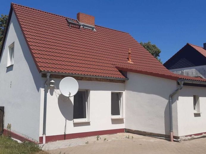 Schönes Wohnhaus mit Nebengebäude und großzügigem Garten – फोटो 1