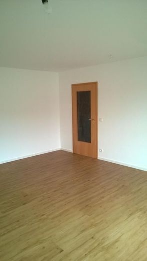 Stilvolle DG-Galerie-Wohnung in 85386 Eching – ETWE Wohnzimmer 2