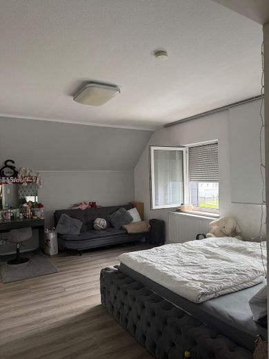 Mehrgenerationen Haus – Zimmer 2 SZ 1. OG