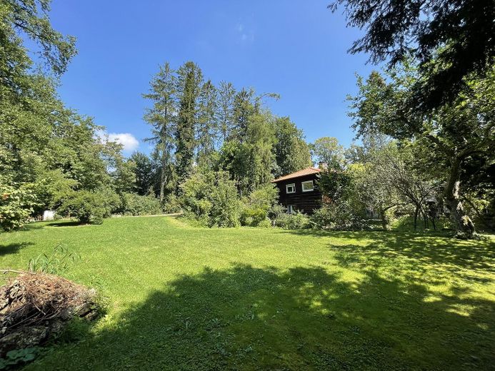 Paradies in Alleinlage – Wohnhaus Westansicht