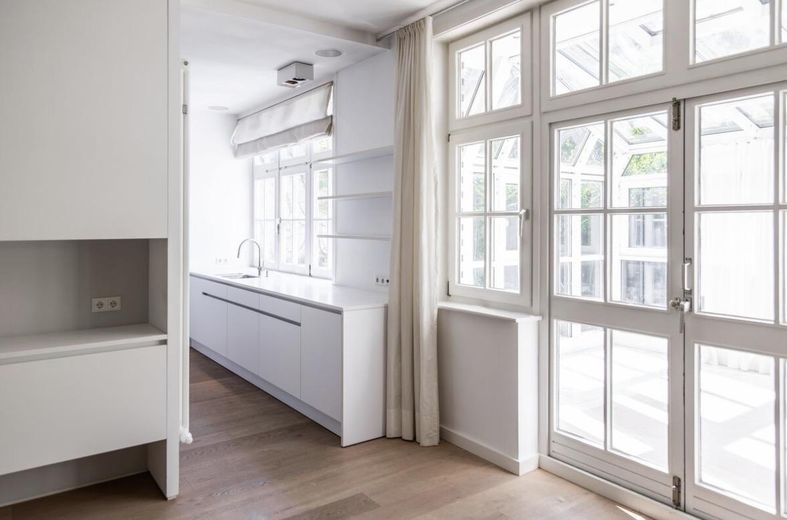 Ruime tuinmaisonnette over twee woonlagen in Hamburg-Eilbek – Küche/Wohnraum 1/Wintergarten