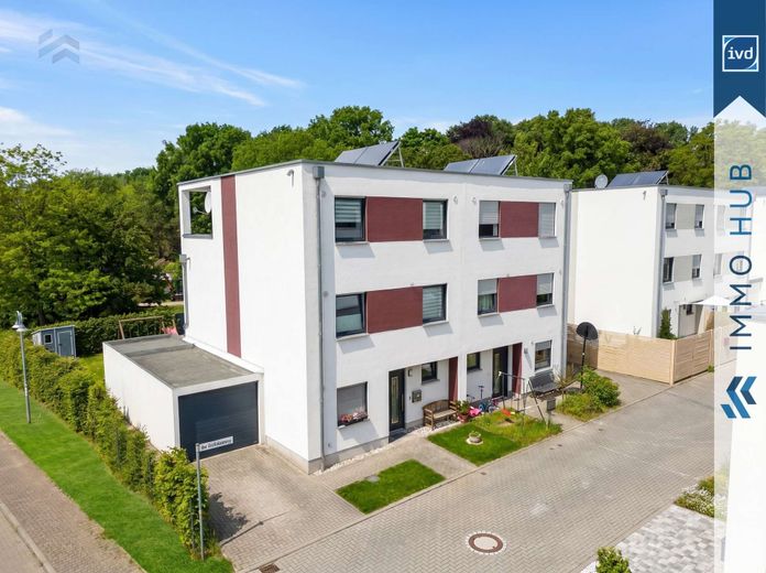 ++ Familienidylle am Stadtpark – moderne Doppelhaushälfte mit Dachterrasse und großem Wohnkomfort ++ – 5673706-QHmKdPiDdmHMvnEjRY1F9WA5-DJI_0283_Bildbearbeitung.jpg