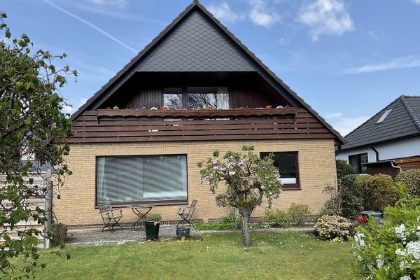 Gepflegtes Einfamilienhaus mit 2 Wohneinheiten in Hamburg-Bergedorf/Alt Nettelnburg
