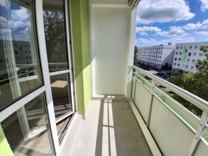 3 Raumwohnung mit Badewanne und Balkon – Foto 1