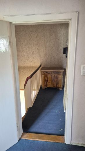 Geräumiges Einfamilienhaus mit 6,5 Zimmern in Salzgitter-Thiede – Treppenhaus