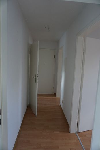 Świeżo wyremontowane, jasne mieszkanie na poddaszu – tylko 5 minut do portu w Zwenkau – Foto 6