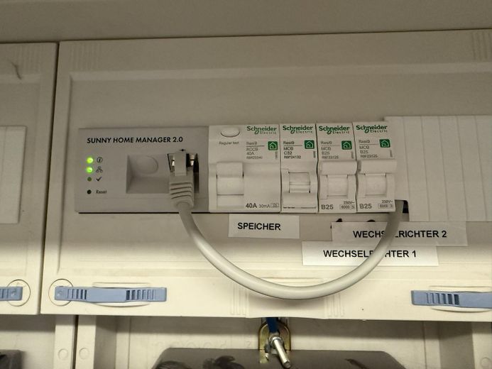 *senza provvigione* Casa familiare con impianto fotovoltaico, accumulo, camino e ampio giardino – PV Manager