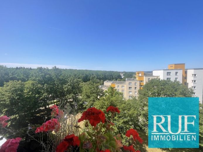 Attraktive Wohnung mit Fernblick, Einzelgarage und Aufzug. – Foto 1