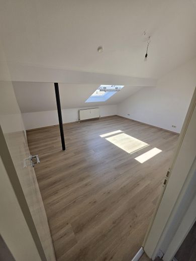 Abitazione maisonette di 4 locali inondata di luce con vista panoramica – senza provvigione, da privato – Schlafzimmer Nr. 1