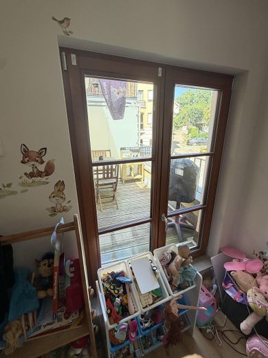 Rarità storica sulla piazza del mercato: appartamento di 3 locali completamente ristrutturato con accogliente balcone – 2. Zugang zum Balkon Schlafz.
