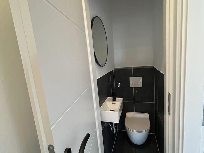 Kamer in gedeeld appartement met 3 bewoners, direct beschikbaar - Kranichsteinerstraße 21, Frankfurt – WC