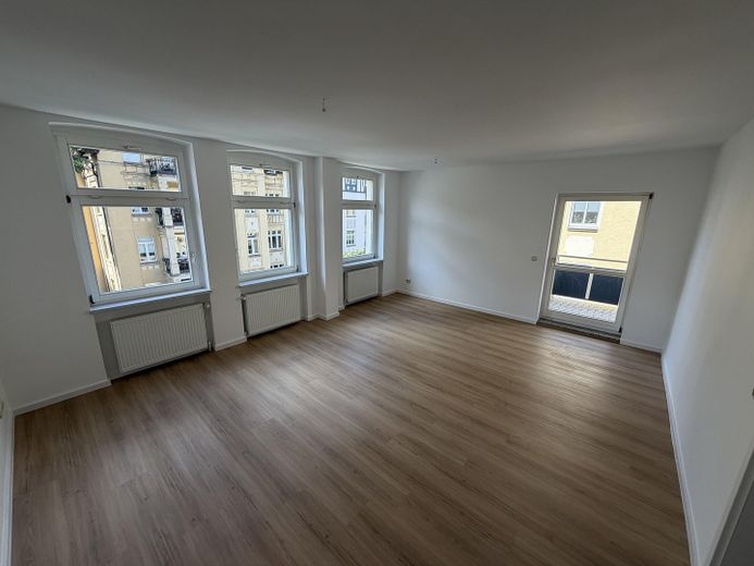Zentrumsnahe, ruhige 2,5-Zimmer-Wohnung mit Balkon in Brühlervorstadt – Wohnzimmer 2
