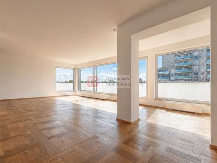 Top!! Penthouse mit großer Südwest-Dachterrasse und Skylineblick – Wohn- und Essbereich