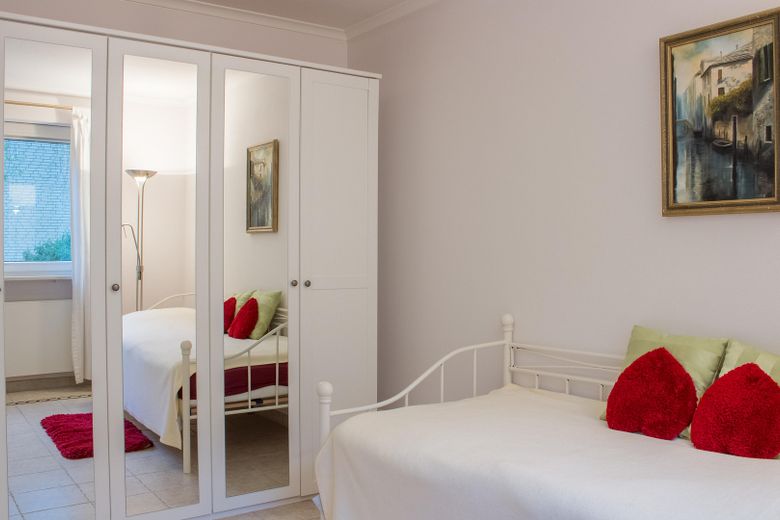 Möblierte Luxuswohnung in Blankenese von privat – Schlafzimmer