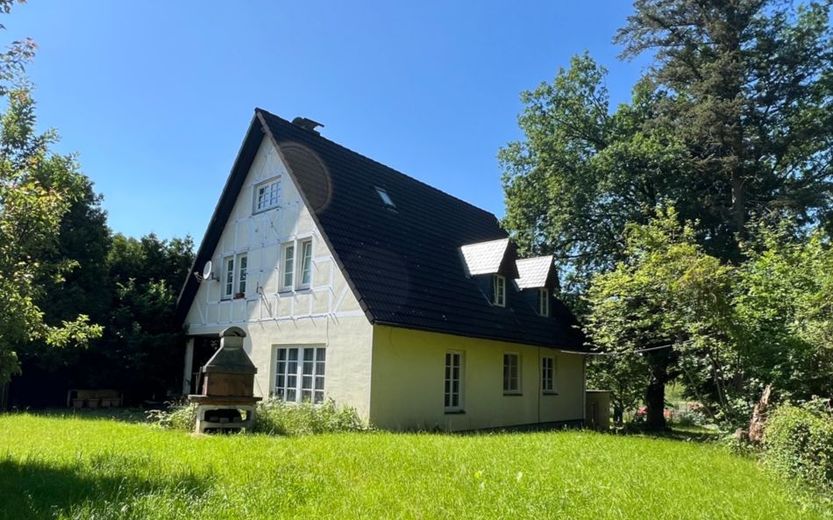 Mehrgenerationenhaus in Siegburg am Wald zu verkaufen – Hausansicht1