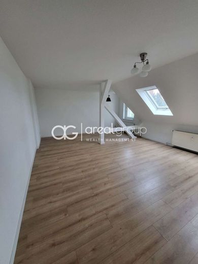 Gemütliche DG-Wohnung mit viel Tageslicht – Wohnzimmer