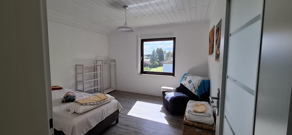 Zweifamilienhaus plus Appartement - Provisionsfrei – 2. Schlafzimmer Obergeschoss