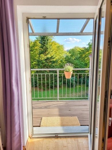 Attraktive Kapitalanlage in Burghausen | 2-Zimmer-Wohnung mit Balkon und TG | Provisionsfrei – Balkon