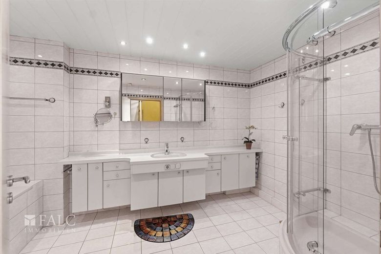 Einfamilienhaus in bester Lage von Hürth-Hermülheim – Badezimmer