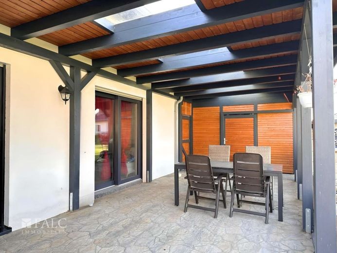 ***Exklusives Einfamilienhaus mit gehobener Ausstattung*** – Aussenterasse