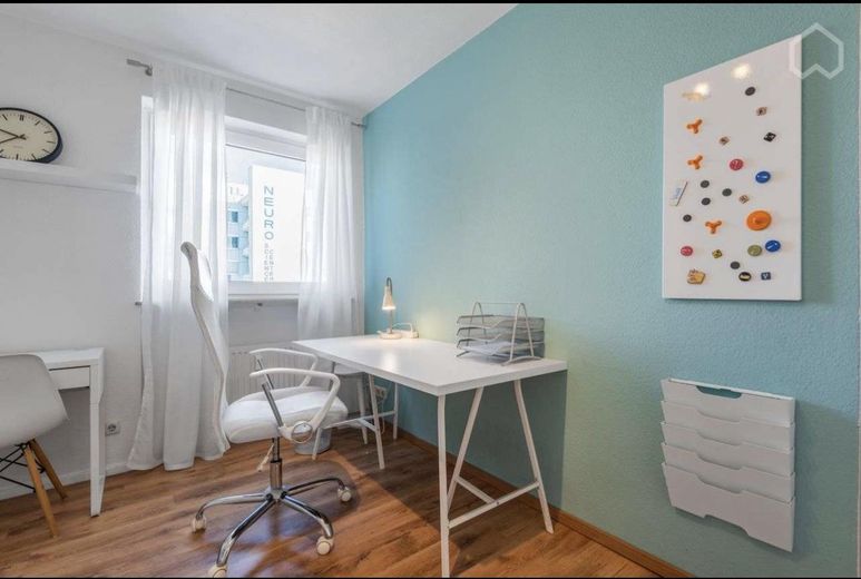 WG गठन: उत्कृष्ट स्थान पर सुसज्जित 3 WG कमरे – Frankfurt Niederrad – Zimmer 1