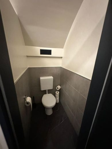 Historisches Flair trifft Moderne: Exklusiver, kernsanierter Gewölbekeller  mit High-End-Ausstattung "das Einzigartige" – 24_wc herren 13