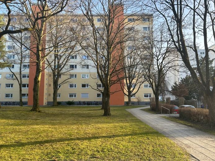 Charmante Etagenwohnung mit Süd-Balkon und TG-Stellplatz - München Hasenbergl – IMG_3391