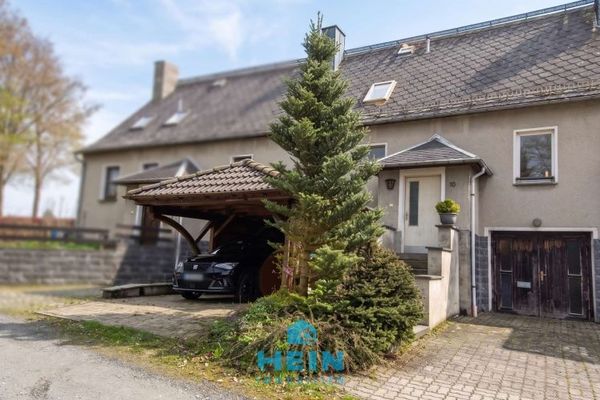 Refugio de tranquilidad para familias: ¡encantadora casa adosada intermedia, lista para despertar, en una zona tranquila de Waldkirchen!