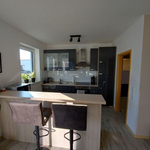 Appartement moderne de 4 pièces avec solaire pour la préparation de l’eau chaude – Photo 3