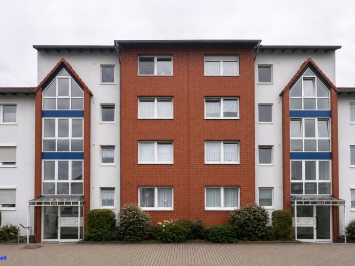 Attraktive Erdgeschosswohnung mit Terrasse und Garten – फोटो 1