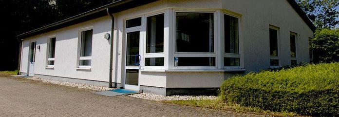 Modern commercial unit / office space for rent in a well-maintained location