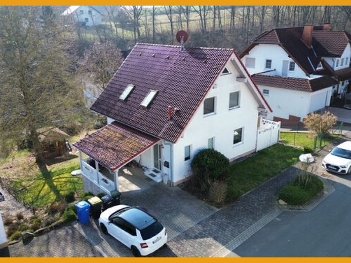 CASA FAMILIARE OTTIMALE!
NESSUNA PROVVIGIONE PER L’ACQUIRENTE! – Photo 1