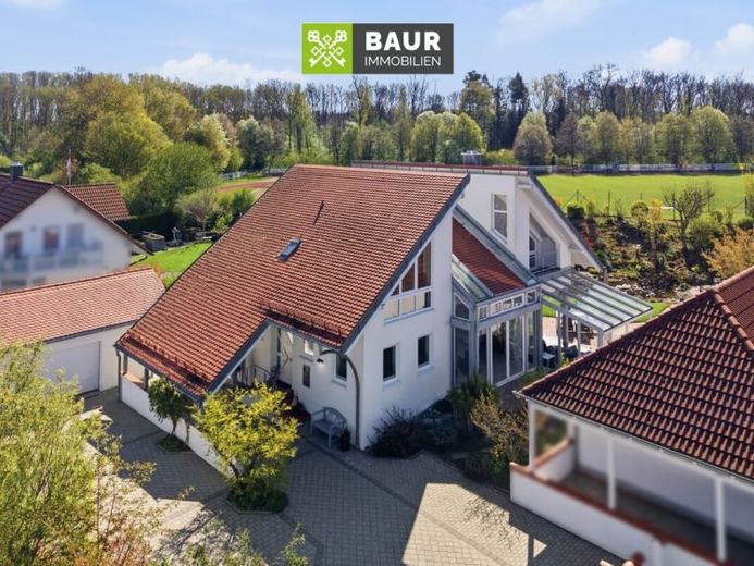 360° | Casa d'architetto con carattere – una vera perla a Illerrieden – Photo 1