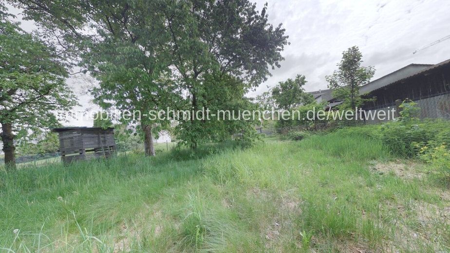 Bauträger oder Bauherren gesucht!
Wohnbaugrundstück für
bis zu zwei Gebäudekörper – Grundstück_Südseite_1