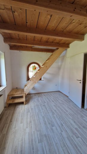 Attraktives Grundstück mit Altbestand und Bergblick – Sanierung oder Neubau möglich – Appartment