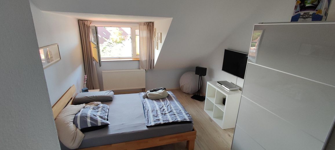 Wunderschöne Dachgeschoßwohnung mit ca. 81,00m² in Wunstorf / Luthe zum Verkauf – Schlafzimmer