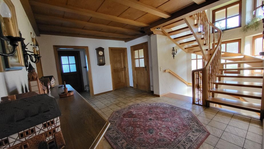 Wohntraum mit Panorama: Großzügiges Ein- bis Zweifamilienhaus in Dornstetten – Foto 12
