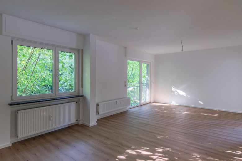 Großzügiges Familienhaus mit Garten in Dreieich Sprendlingen, Grenze Buchschlag – Großer Wohn-/Essbereich