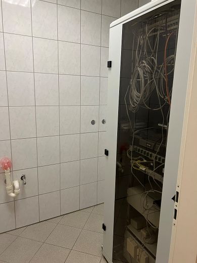 Top-Gewerbeimmobilie: Flexibel nutzbar - als Lager, Werkstatt, Produktion oder auch Handel. – Serverraum