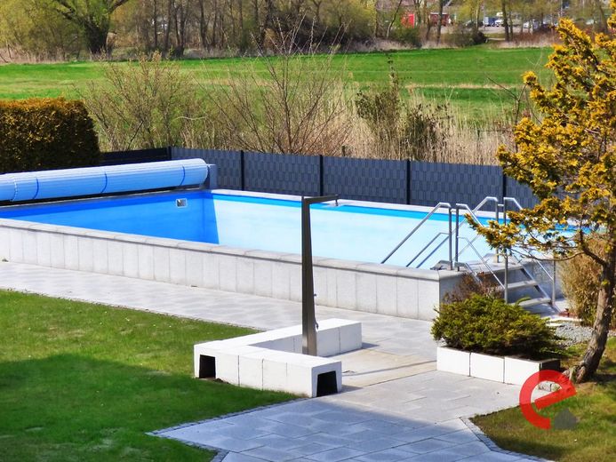 Immer die richtige Wahl - Das Meer oder der Pool